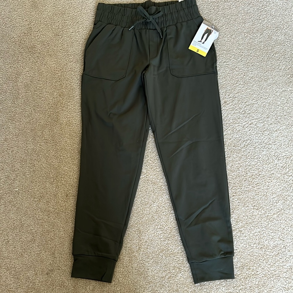 NWT Olive Green Jogger Pants Size Small